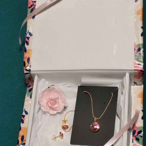 Elegant Necklace and Earring Jewelry - Pink Stone and Pink velvet pouch - Picture 3 of 4